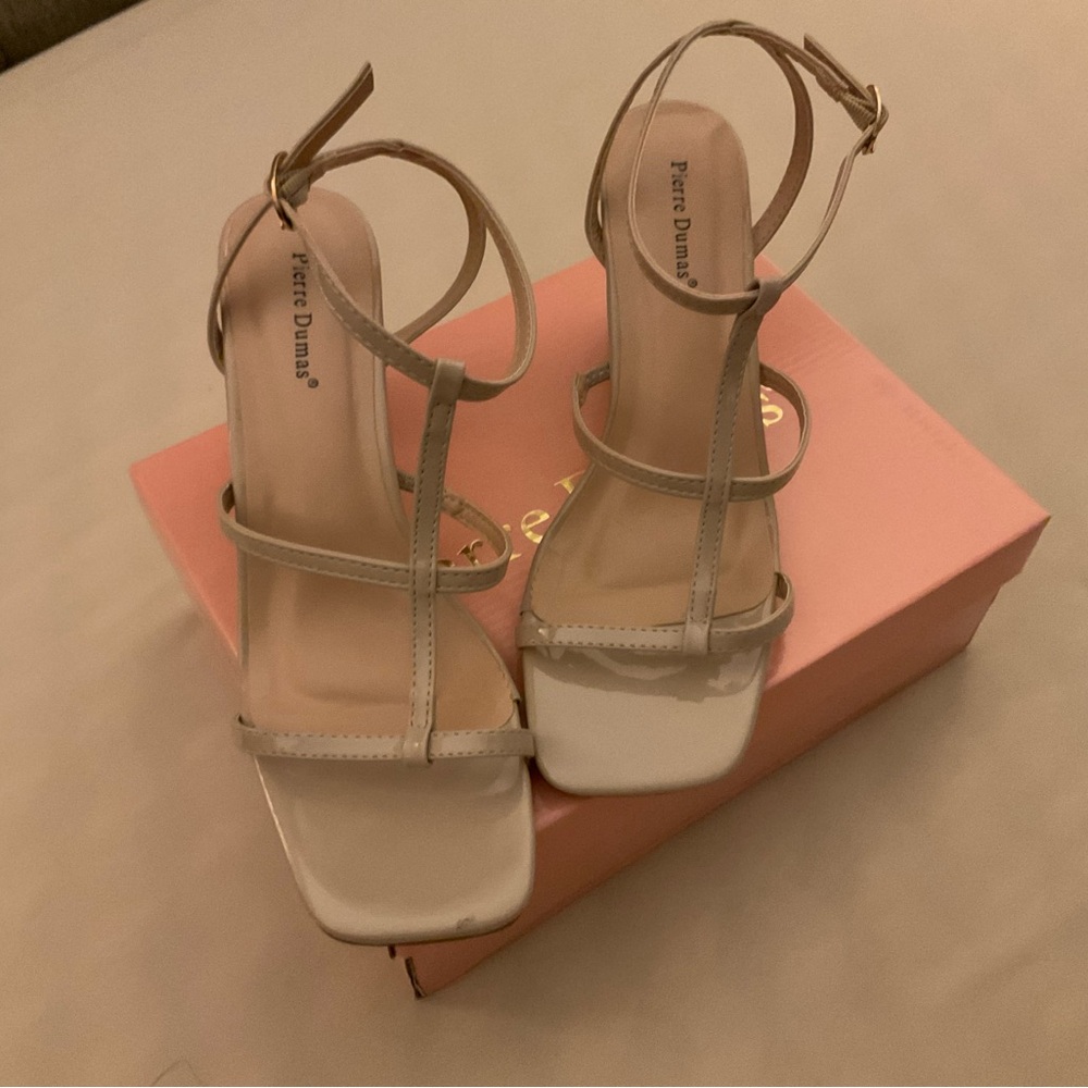 Pierre Dumas Women's Beige Strappy Heels